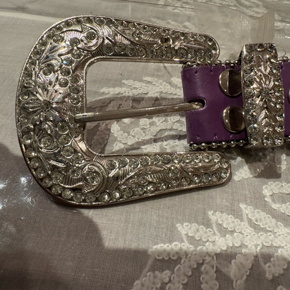 ❤️ Very Beautiful Silver and Purple Embellished leather Belt